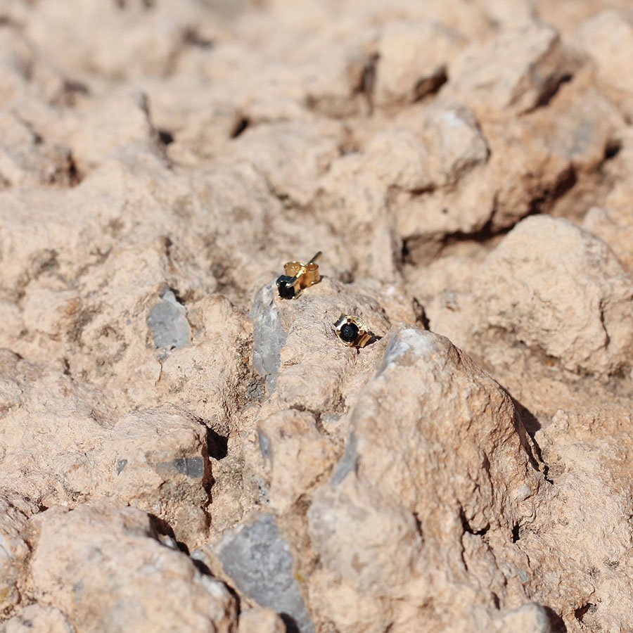 Lina black spinel studs