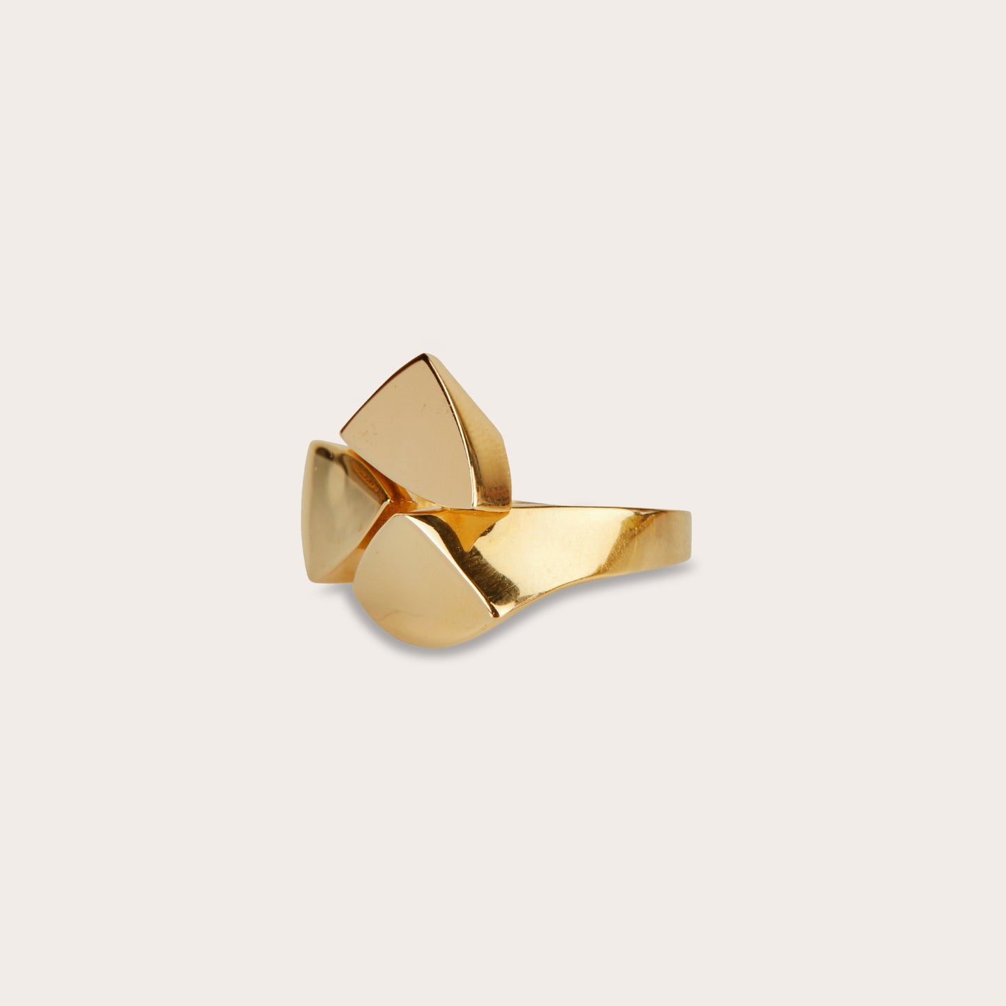 Triangle ring 14ct gold